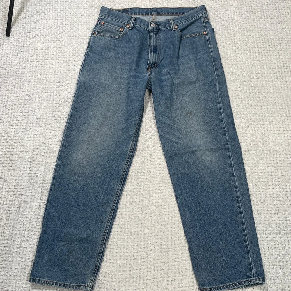 Levis 550 Relaxed Fit Tapered Vintage 2002 Mens Size 36x32 Women’s Unisex